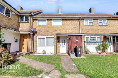 Nelson Road, Basildon 2 bed terraced house for sale