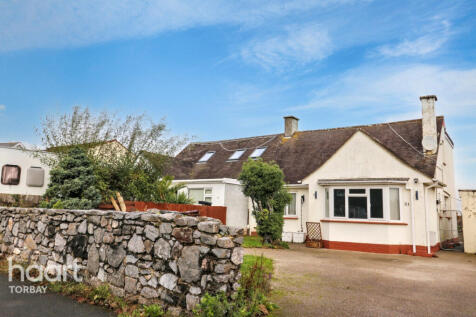 3 bedroom semi-detached bungalow for sale