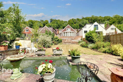The Grove, Biggin Hill 3 bed detached house for sale