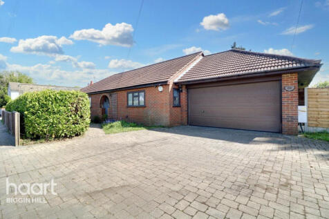 Main Road, Biggin Hill 4 bed detached bungalow for sale