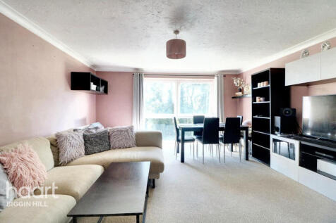 Main Road, Biggin Hill 2 bed flat for sale