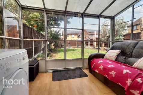 Biggs Close, Leicester 3 bed detached house for sale