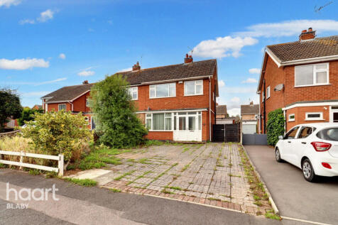 3 bedroom semi-detached house for sale