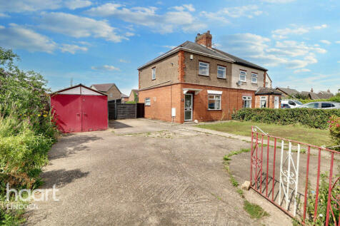 3 bedroom semi-detached house for sale