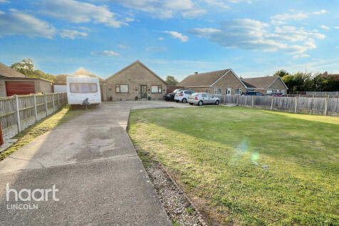 3 bedroom detached bungalow for sale