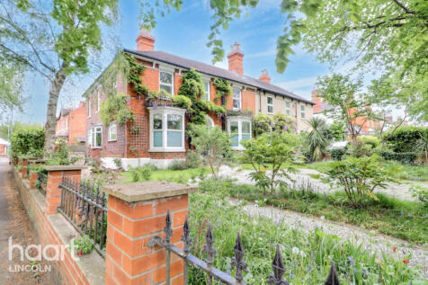5 bedroom semi-detached house for sale
