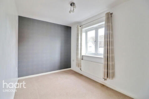 Greenfinch Crescent, Witham St Hugh 2 bed coach house for sale