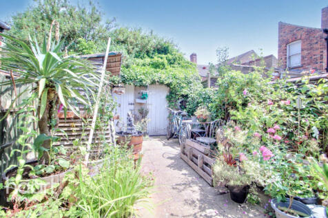 Albany Street, Lincoln 2 bed terraced house for sale