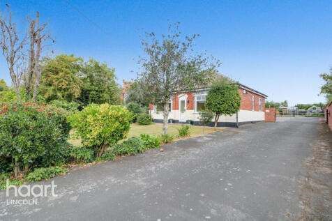 High Street, Saxilby 3 bed detached bungalow for sale