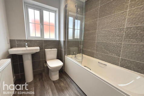 Buckingham Way, Stowmarket 3 bed detached house for sale