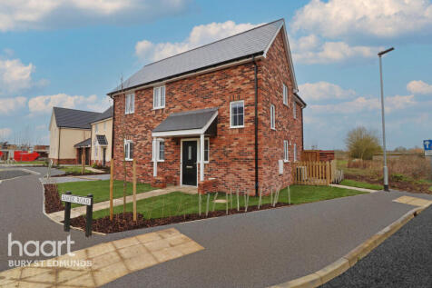 Buckingham Way, Stowmarket 3 bed detached house for sale