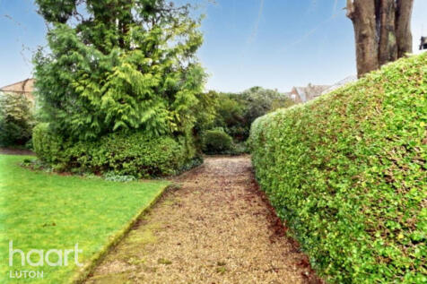 Bedford Gardens, Luton 2 bed apartment for sale