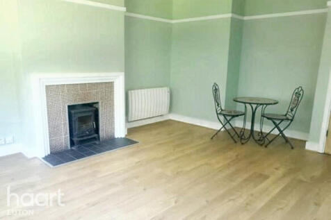 Bedford Gardens, Luton 2 bed apartment for sale