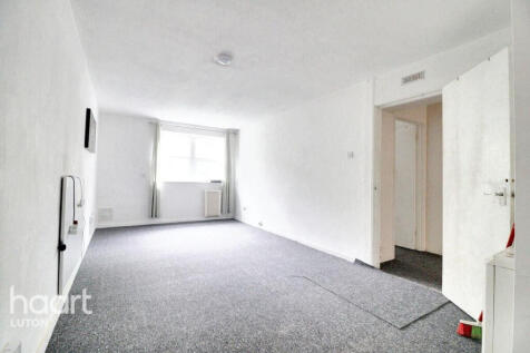 Downs Road, Luton 2 bed apartment for sale