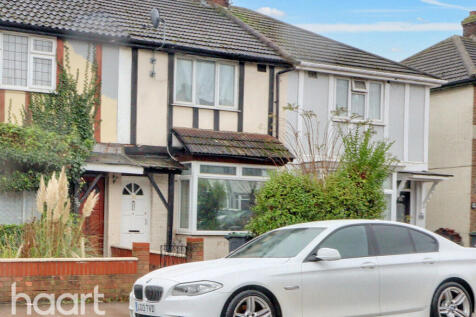 Connaught Road, Luton 2 bed terraced house for sale