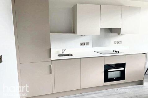 Wokingham Road, BRACKNELL 1 bed apartment for sale
