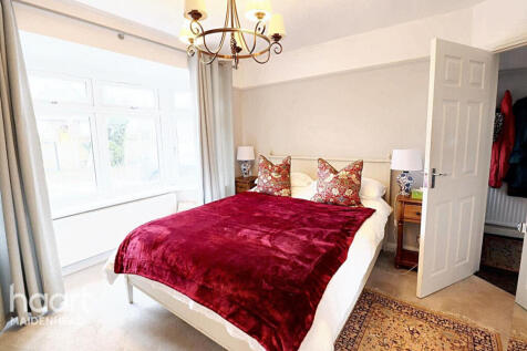 Napier Road, Maidenhead 3 bed detached bungalow for sale