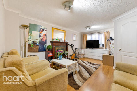 Trumper Way, SLOUGH 4 bed detached house for sale
