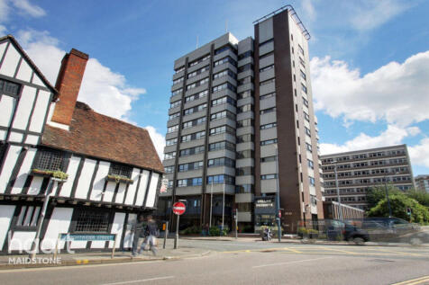 Lower Stone Street, MAIDSTONE 2 bed apartment for sale