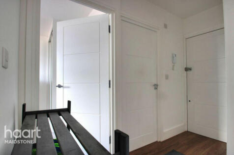 Lower stone Street, Maidstone 2 bed apartment for sale