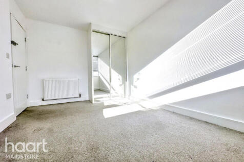 Lower Stone Street, Maidstone 2 bed apartment for sale