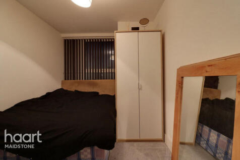 Lower Stone Street, Maidstone 2 bed apartment for sale