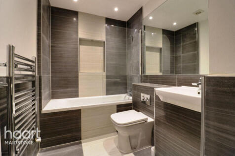 Lower Stone Street, Maidstone 2 bed apartment for sale
