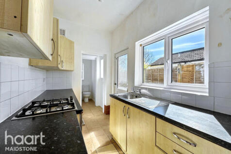 The Street, MAIDSTONE 3 bed cottage for sale