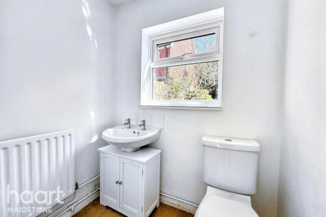 The Street, MAIDSTONE 3 bed cottage for sale