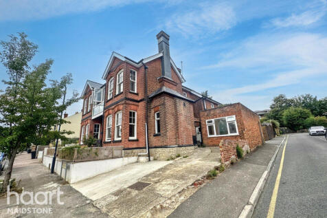St Lukes Road, Maidstone 8 bed detached house for sale