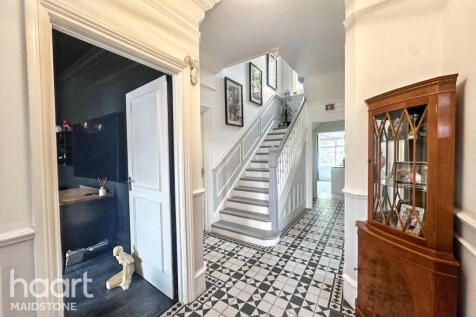 St Lukes Road, Maidstone 8 bed detached house for sale