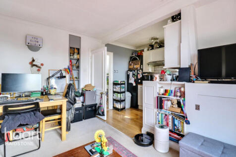 London Road, MAIDSTONE 2 bed apartment for sale