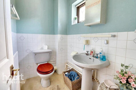 Bernay Gardens, Milton Keynes 3 bed detached house for sale