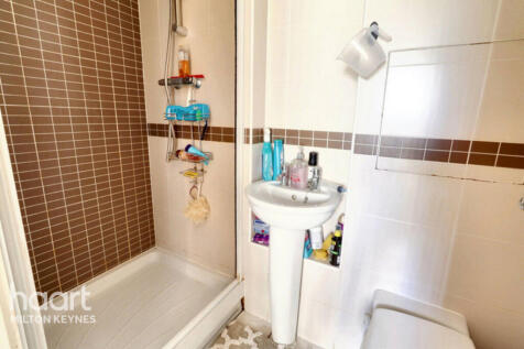 Staverton Grove, Broughton 2 bed flat for sale