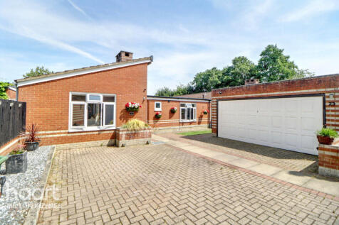 Faraday Drive, Shenley Lodge 4 bed bungalow for sale