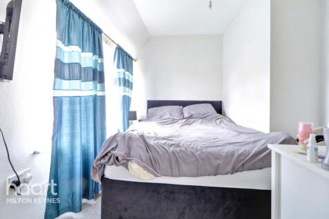 Buckingham Road, Steeple Claydon 2 bed semi