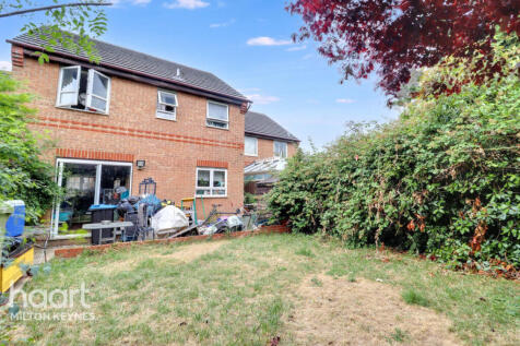 Emmett Close, Milton Keynes 3 bed detached house for sale