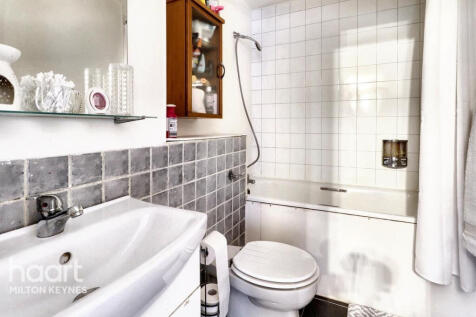 Bowyers Mews, Milton Keynes 2 bed maisonette for sale