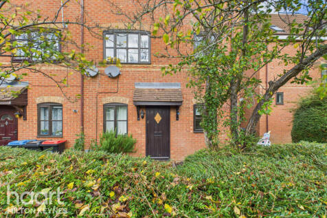 Grace Avenue, Milton Keynes 1 bed maisonette for sale