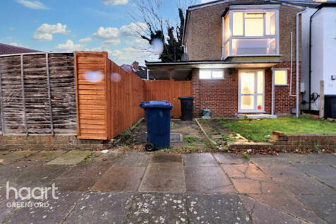 Verulam Road, Greenford 1 bed detached house for sale