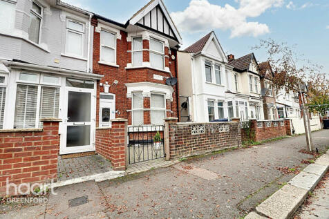 Northcote Avenue, Southall 4 bed end of terrace house for sale