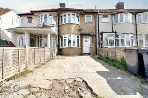 Ascot Gardens, Southall 3 bed terraced house for sale