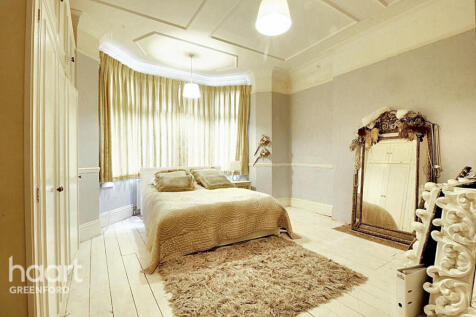 2 bedroom maisonette for sale