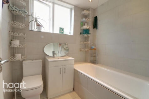 Arrowscout Walk, Northolt 4 bed terraced house for sale
