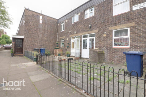 Arrowscout Walk, Northolt 4 bed terraced house for sale