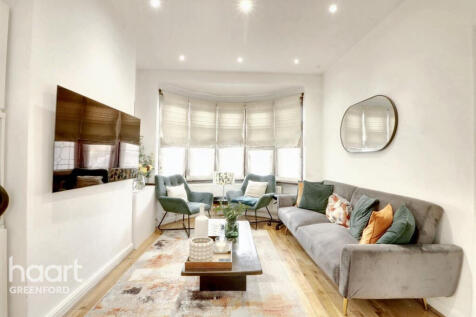 Uxbridge Road, Southall 3 bed end of terrace house for sale