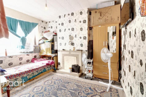Queens Avenue, Greenford 3 bed terraced house for sale