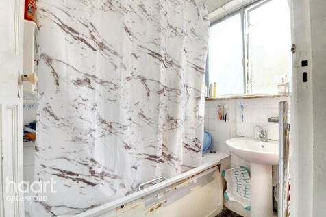 Queens Avenue, Greenford 3 bed terraced house for sale