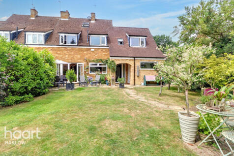 4 bedroom semi-detached house for sale