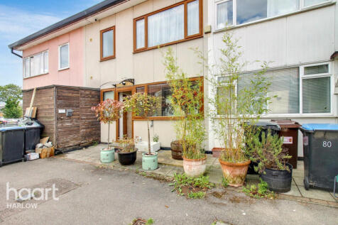Berecroft, Harlow 3 bed terraced house for sale